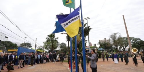 Marçal Filho e general Boabaid abrem da desfile de 7 de Setembro em Dourados com grande público na avenida Marcelino Pires