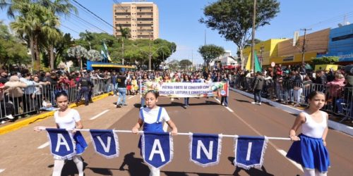 Escolas e Ceim’s levam educação, cultura e cidadania ao desfile de 7 de Setembro em Dourados