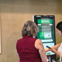 Moderno e digital: nova geração de totens do Detran-MS permite parcelar débitos e emitir guias
