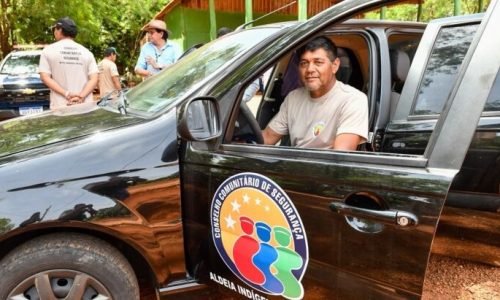 Comunidade da Aldeia Jaguapiru comemora chegada de viatura que vai reforçar a segurança local