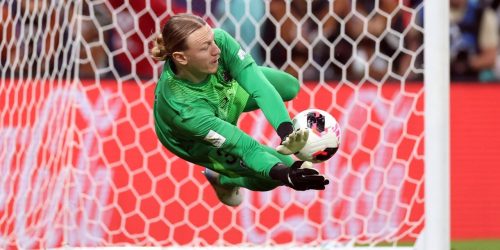 Safonov defendeu quatro pênaltis na decisão
Créditos: Divulgação / Fifa