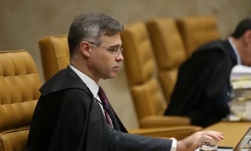 Mendonça levanta sigilo de quase 40 processos no STF