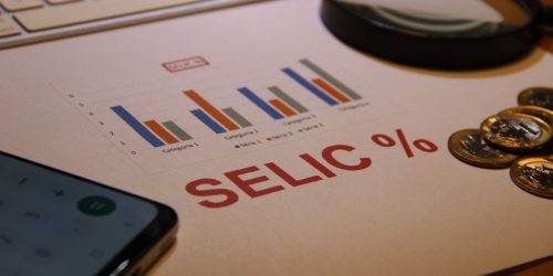 Mercado reduz projeção da Selic para 13,50%