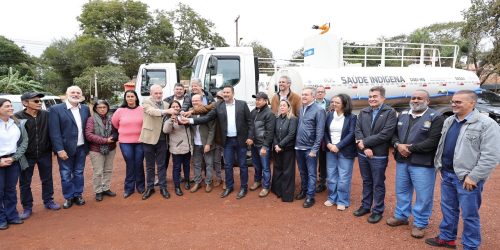 Veículos foram entregues durante solenidade na manhã desta segunda-feira na aldeia Jaguapiru – Fotos: A. Frota