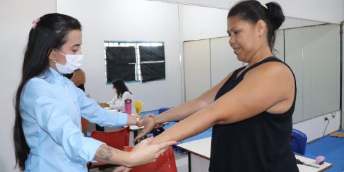 Funed leva avaliação dermatológica ao Jorjão para rematrícula na natação e hidroginástica