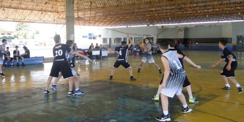 Jogos Escolares e Jogos da Juventude serão disputados nas modalidades de basquete, handebol, vôlei e futsal, nas categorias masculino e feminino. Foto: Divulgação