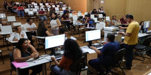 O serviço de atendimento do CadÚnico no auditório da prefeitura funciona das 7h às 17h, sem intervalo para almoço, e segue até sexta – Foto: A. Frota