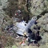 Bombeiros encontram helicóptero com corpos do cantor Rick e mais 4