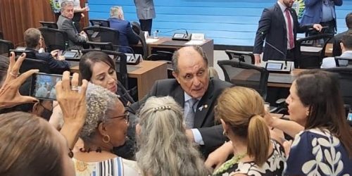 Zé Teixeira alerta para feminicídios e reafirma compromisso com proteção das mulheres