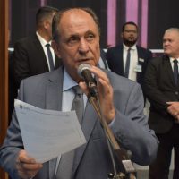 Zé Teixeira exige reforma de escola em Dourados e fim de transtorno no transporte