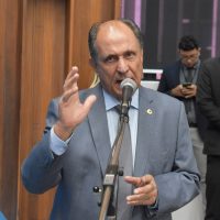 Zé Teixeira cobra obras urgentes na MS-165 e reforma do Detran de Antônio João