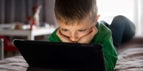 Palestra dentro da campanha Maio Laranja vai debater o “ECA Digital: desafios e riscos na era da internet”. Divulgação/Assecom