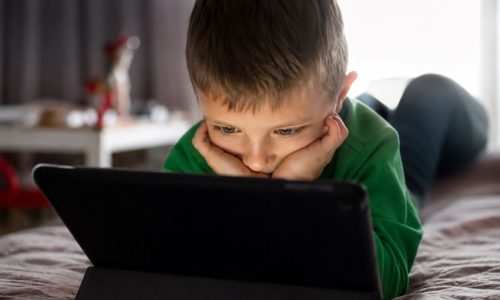 Palestra dentro da campanha Maio Laranja vai debater o “ECA Digital: desafios e riscos na era da internet”. Divulgação/Assecom