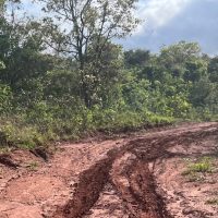 Zé Teixeira cobra recuperação de acesso à escola rural em CG