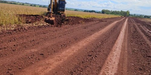 Estradas rurais de Dourados recebem atenção especial da prefeitura para a operação safra. Foto: Divulgação