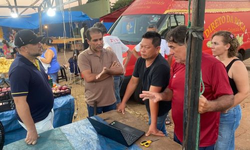 Souza reforça compromisso com feirantes e articula melhorias para feiras de Dourados