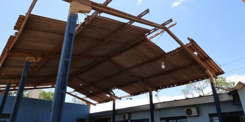 A força dos ventos causou danos estruturais em diversos pontos da escola municipal rural – Foto: A. Frota
