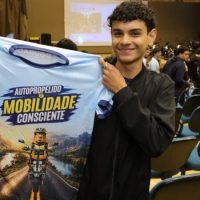 Prefeitura leva prevenção aos estudantes na condução de veículos autopropelidos