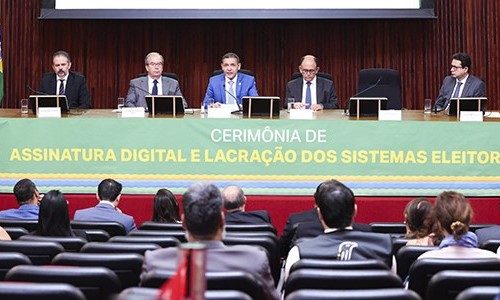 Sistemas das Eleições Gerais de 2026 são assinados digitalmente e lacrados pelo TSE