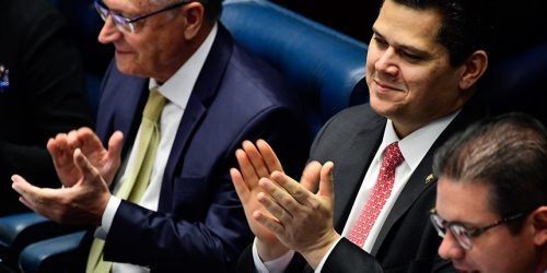 O presidente do Senado, Davi Alcolumbre, entre o presidente da República em exercício, Geraldo Alckmin, e o presidente da Câmara, Hugo Motta
Saulo Cruz/Agência Senado