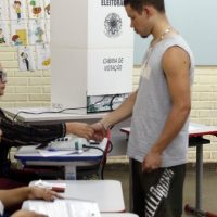 Brasileiros voltam às urnas no domingo para escolher presidente da República e seis governadores