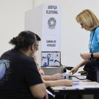 Cerca de 158,7 milhões de eleitores vão às urnas em todo o país