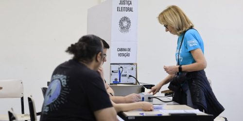 Cerca de 158,7 milhões de eleitores vão às urnas em todo o país