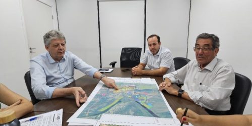 Secretário Jaime Verruck conheceu o Plano Diretor de Porto Muritnho ue prevê expansão das áreas sociais e econômicas
Foto: Mairinco de Pauda/Semadesc
