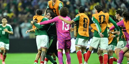 O México venceu o Equador por 2 a 0 e avançou às oitavas de final da Copa do Mundo (Foto: CARL DE SOUZA / AFP)