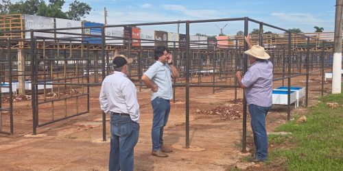 Gino Ferreira visita obras no Parque de Exposições em Dourados. (Foto: Assessoria)