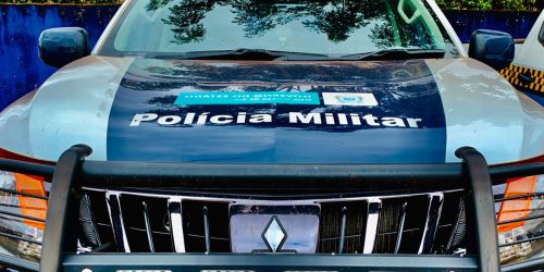 Motociclista morre após bater em portão e na lateral de muro na Coronel Ponciano