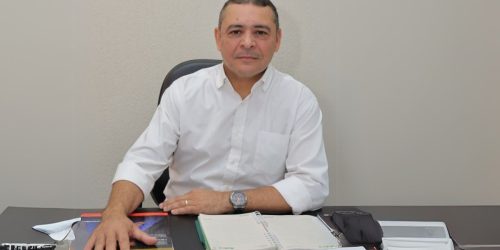 Procurador Geral do Municipio, Alessandro Lemes, fala sobre o pedido de reativação das linhas telefônicas da prefeitura – Foto: A. Frota