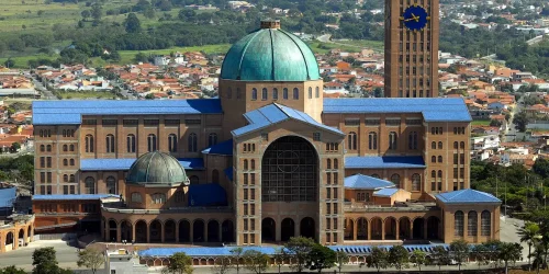 Santuário de Aparecida terá missas, consagração e procissão no feriado