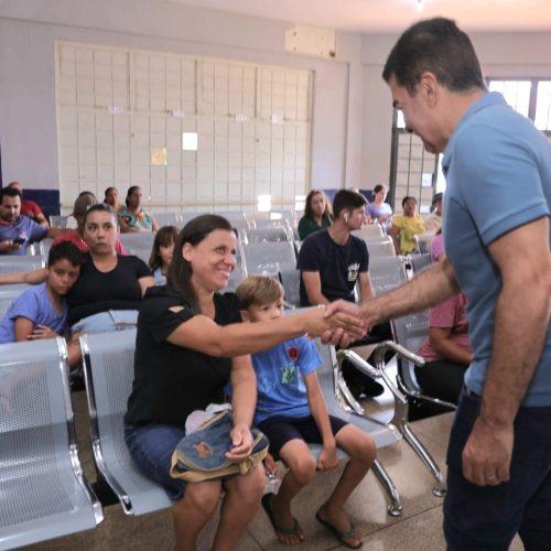 Prefeito ouviu demandas de pacientes da Unidade Básica de Saúde da Seleta, no jardim Flórida– Fotos: A. Frota