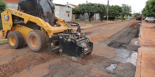 Trecho da rua Ciro Melo, no Santa Maria, foi retirado para colocar nova malha asfáltica. Foto: A. Frota