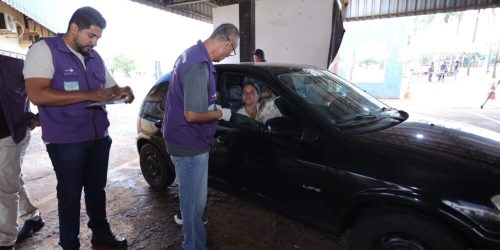 Centro de Controle de Zoonoses imuniza mais de 1,5 mil animais em drive-thru de vacinação antirrábica