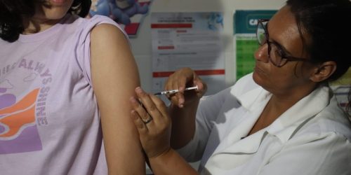 O atendimento para vacinação ocorre de segunda a sexta-feira, das 7h às 11h e das 13h às 17h. As unidades Seleta e Santo André também ofertam vacinação em horário estendido, das 18h às 22h. Foto: Assecom