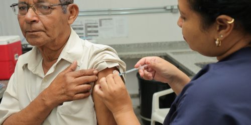 Alcance da vacina a grupos prioritários é de 42% e pode melhorar com a contribuição da população- Crédito: A. Frota