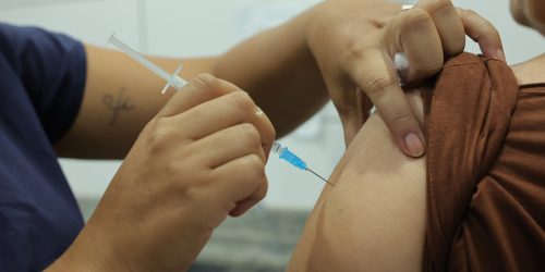 Vacina é uma forma de prevenção contra complicações da gripe, que podem levar a internações e até mesmo ao óbito- Crédito: A. Frota
