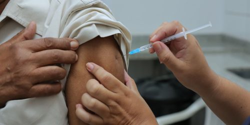 Vacinação contra a Influenza está sendo realizada mesmo durante os finais de semana e feriados em Dourados. Foto: A. Frota