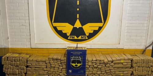 Motorista abandona veículo roubado com mais de meia tonelada de droga